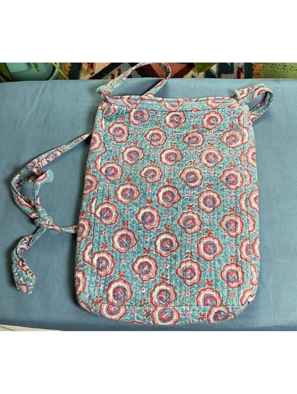 Anokhi Quilted Floral Paisley Crossbody Bag Purse Travel - Picture 2 of 4